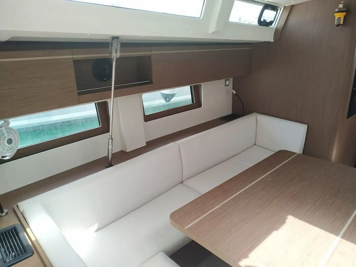  Velero Beneteau Oceanis 51.1 (2024) para Charter - Gouvia | #15100 - 8