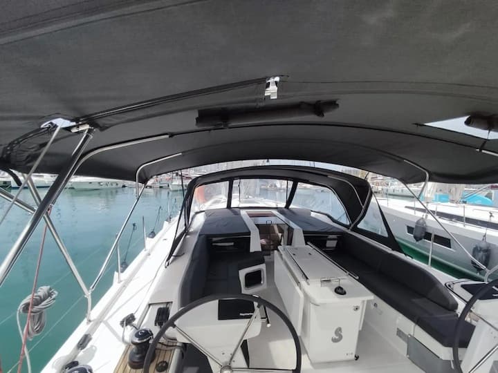 Velero Beneteau Oceanis 51.1 (2024) para Charter - Gouvia | #15100 - 3