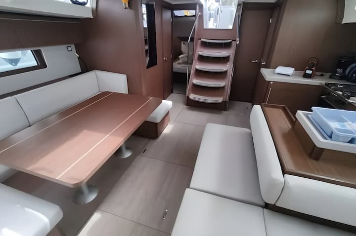  Velero Beneteau Oceanis 51.1 (2024) para Charter - Gouvia | #15100 - 5