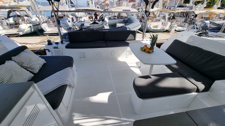  Catamaran Lagoon 46 Fly (2022) voor Charter - Trogir | #15157 - 17