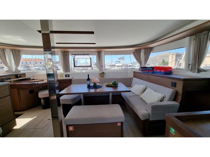  Catamaran Lagoon 46 Fly (2022) voor Charter - Trogir | #15157 - 2