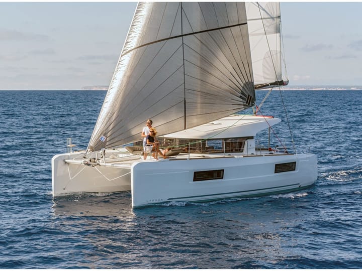 Pireo 12.1 m Per noleggio Catamarano - #15183 - 2