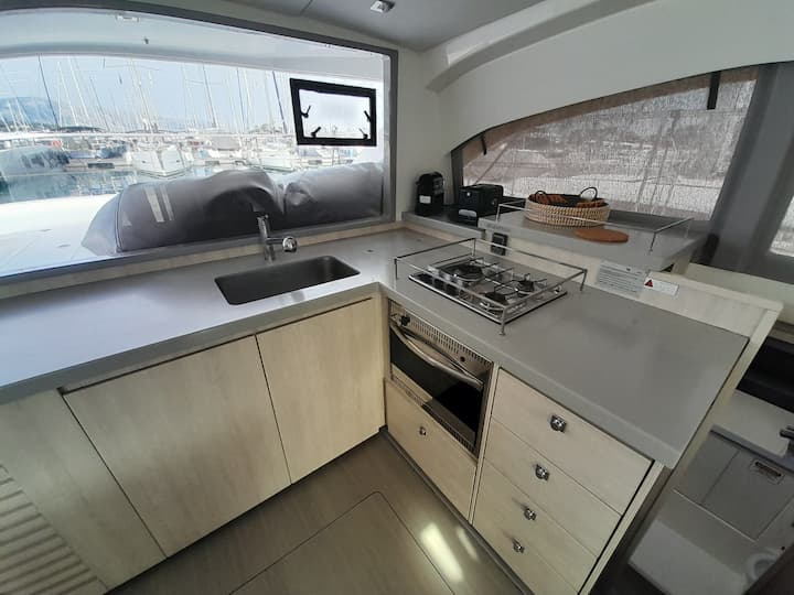 Leopard 434 PowerCat Kiralık Katamaran (2018) - Gouvia | #15324 - 22