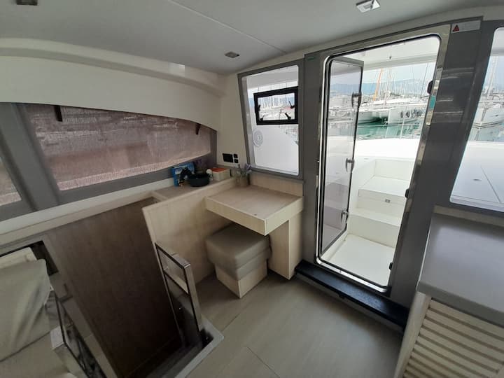 Leopard 434 PowerCat Kiralık Katamaran (2018) - Gouvia | #15324 - 24