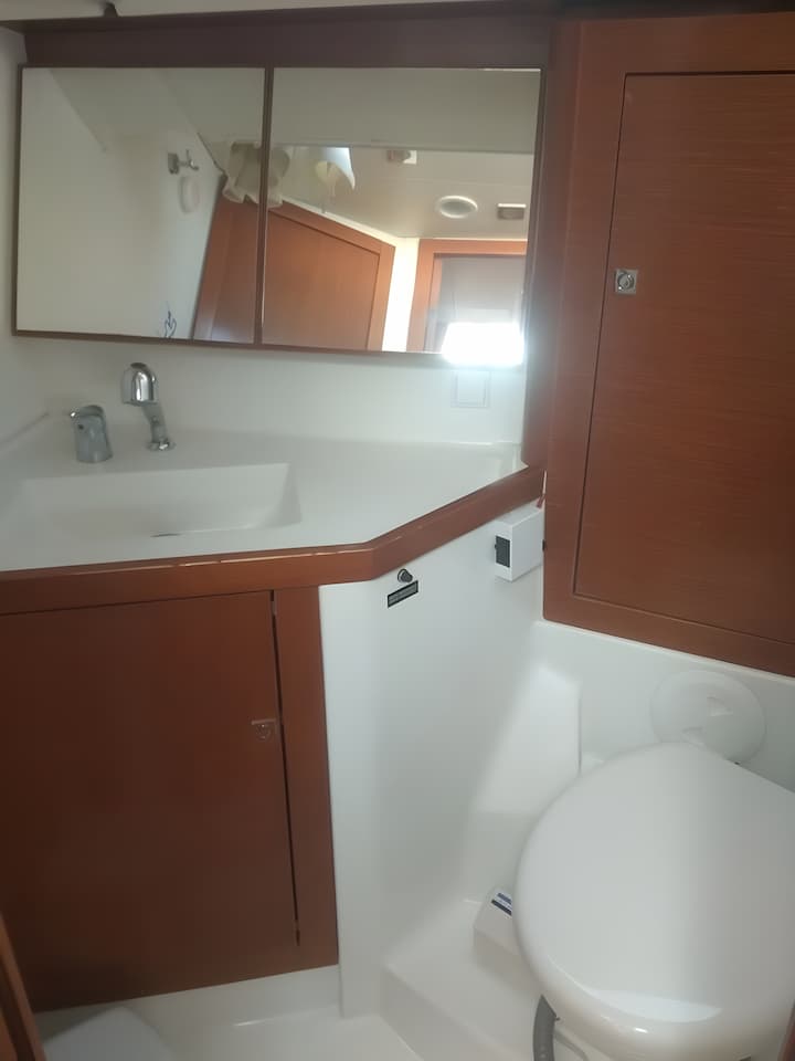  Zeilboot Beneteau Oceanis 45 (2023) voor Charter - Thasos | #15365 - 22