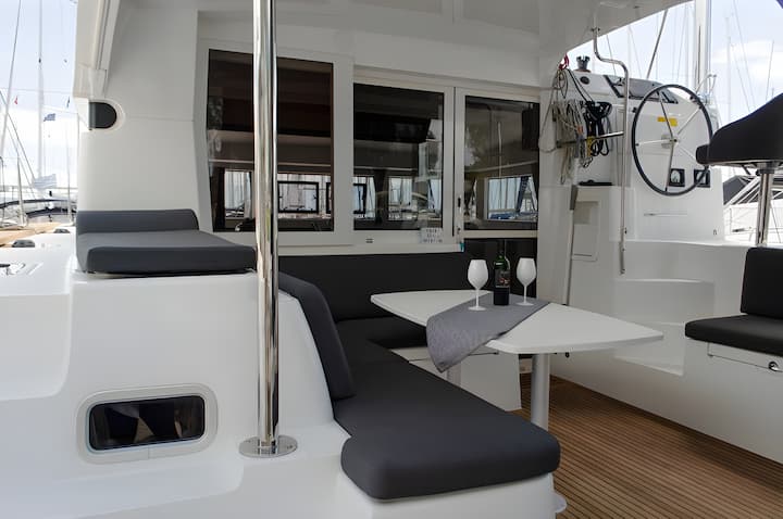 Athen 11.75 m Für Charter Katamaran — #15429 - 8
