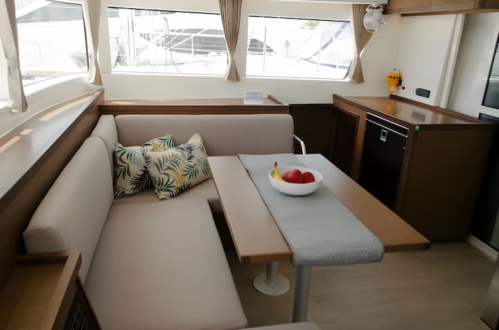 Athen 11.75 m Für Charter Katamaran — #15429 - 13