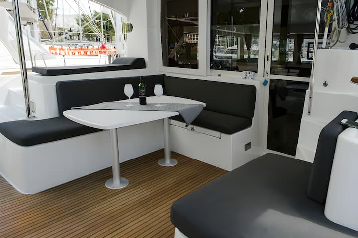 Athen 11.75 m Für Charter Katamaran — #15429 - 10