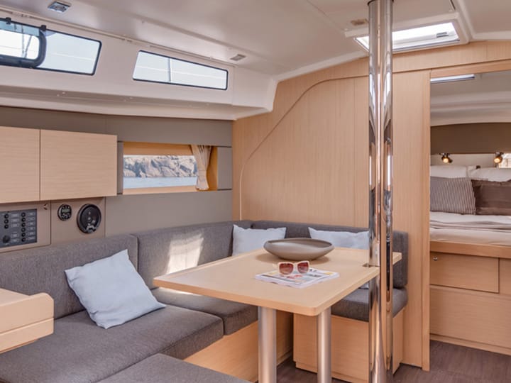Beneteau Oceanis 38 Kiralık Yelkenli (2016) - Road Town | #1572 - 2