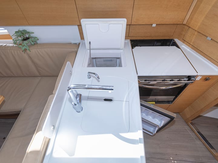  Barca a vela Elan E5 (2020) per Noleggio, overcloccabile Primošten | #15732 - 14