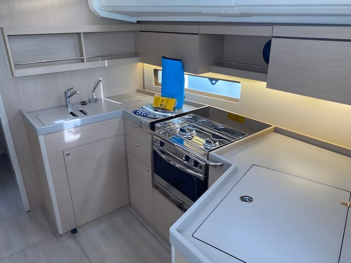 Sailboat Beneteau Oceanis 40.1 (2022) for Charter - Portisco | #15800 - 16