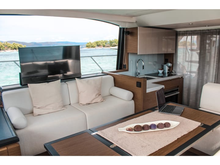 Seget Donji 16.25 m For Charter Yacht à moteur - #15890 - 2