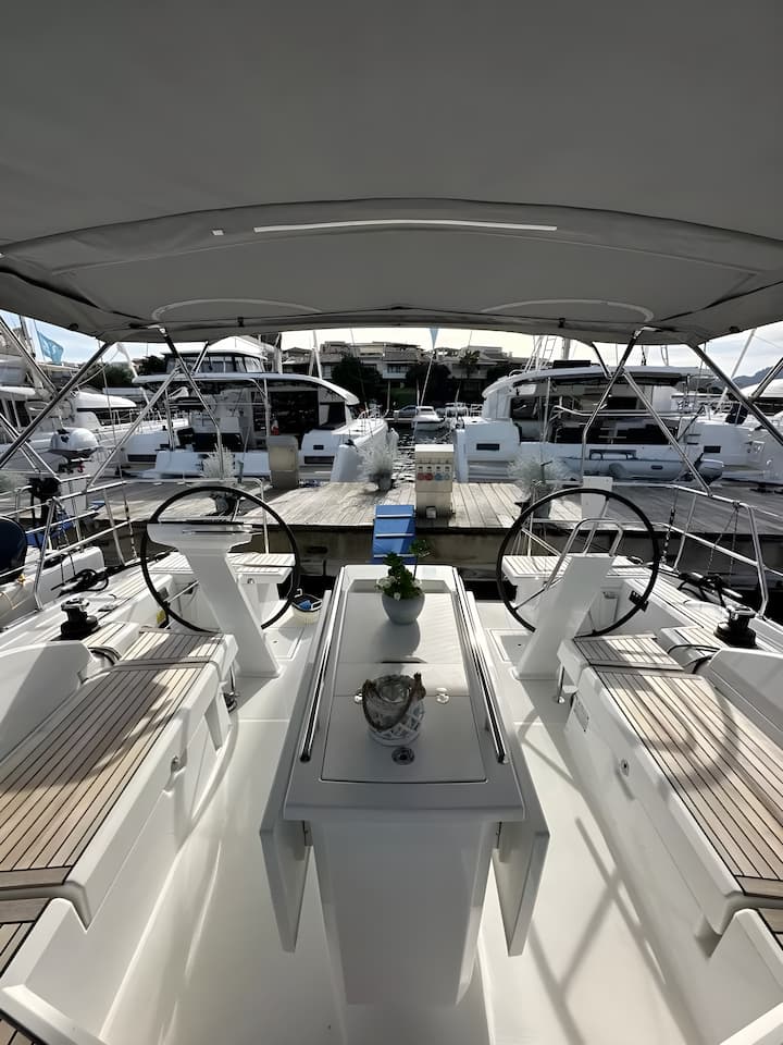  Barca a vela Beneteau Oceanis 46.1 (2023) per Noleggio, overcloccabile Portisco | #15979 - 4