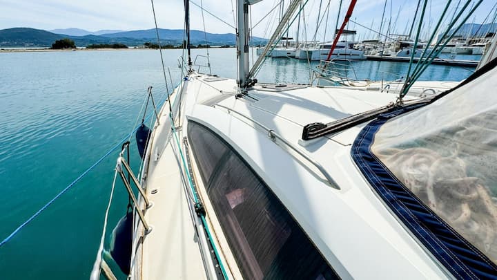 Sailboat Jeanneau Sun Odyssey 45 DS (2010) for Charter - Palairos | #16021 - 6