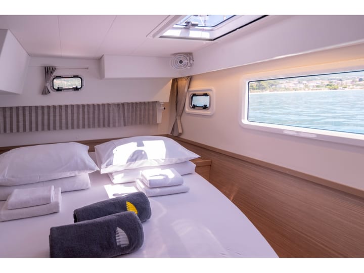 Kaštel Gomilica 12.8 m Per noleggio Catamarano - #16114 - 2