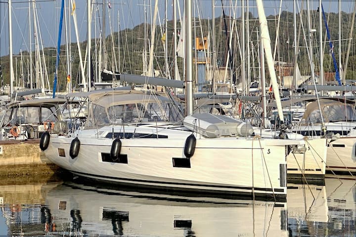 Sailboat Beneteau Oceanis 51.1 (2022) for Charter - Pula | #16170 - 25