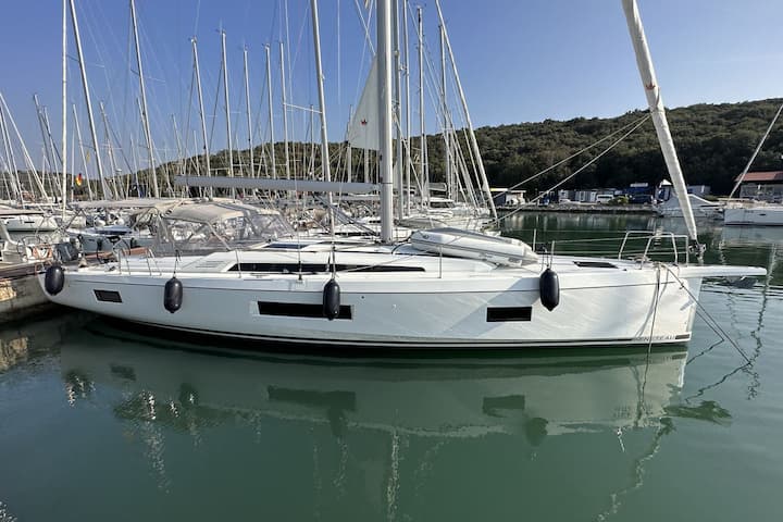 Sailboat Beneteau Oceanis 51.1 (2022) for Charter - Pula | #16170 - 5