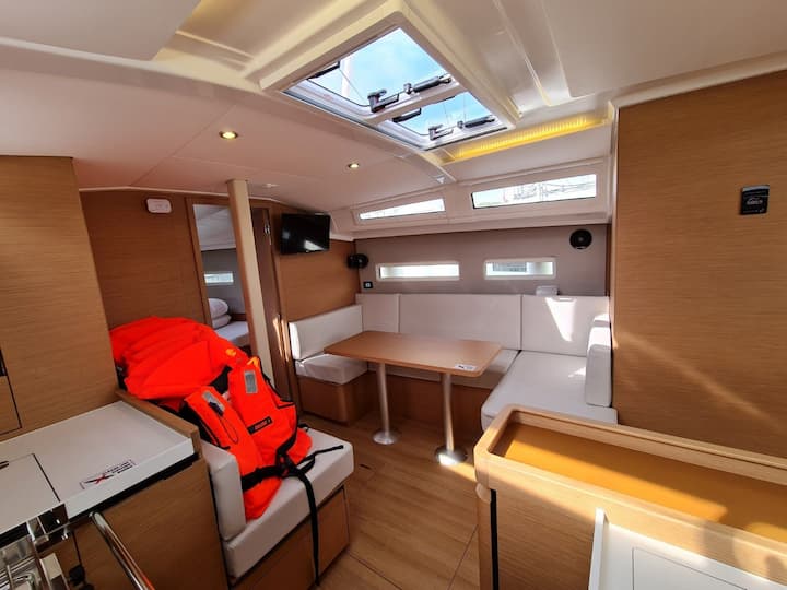 Voilier Jeanneau Sun Odyssey 410 (2021) pour Charter - Punat, Krk | #16195 - 6