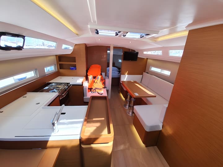 Voilier Jeanneau Sun Odyssey 410 (2021) pour Charter - Punat, Krk | #16195 - 8