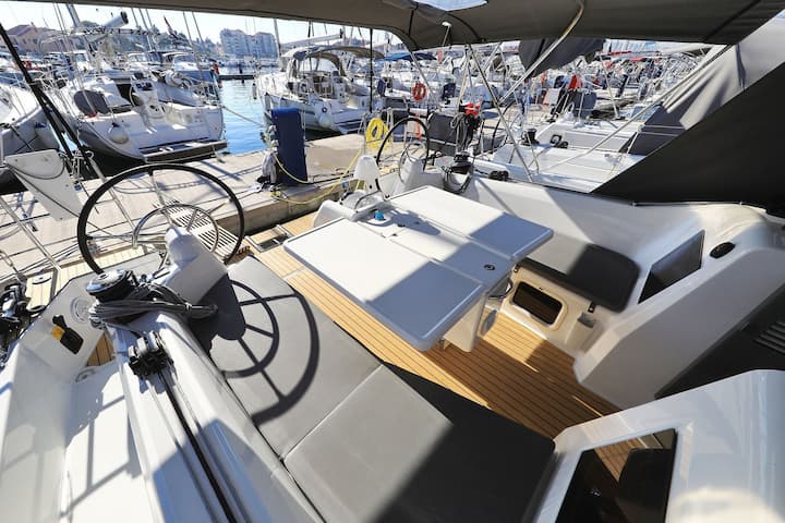 Voilier Jeanneau Sun Odyssey 410 (2021) pour Charter - Punat, Krk | #16195 - 5