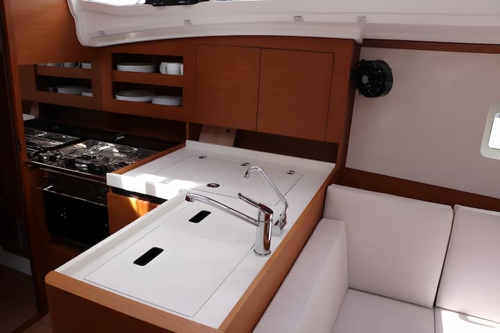  Barca a vela Jeanneau Sun Odyssey 380 (2023) per Noleggio, overcloccabile Dubrovnik | #16246 - 5