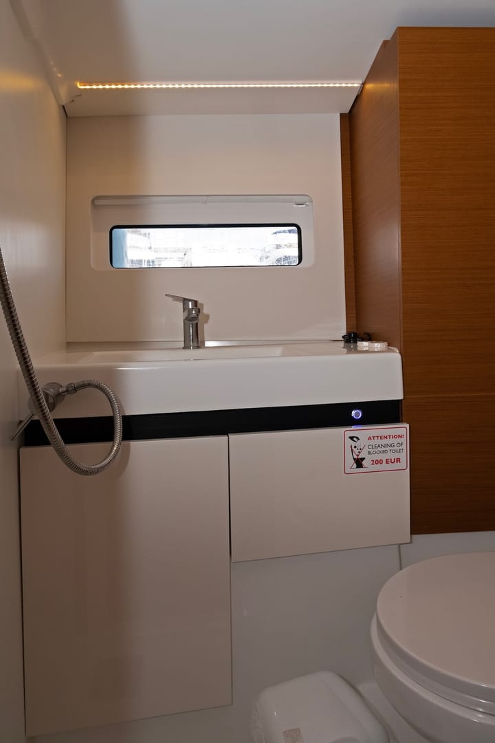 Voilier Jeanneau Sun Odyssey 490 Luxe (2024) pour Charter - Split | #16267 - 13