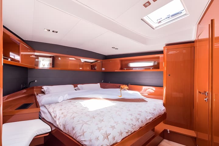 Sailboat Beneteau Oceanis 60 (2015) for Charter - Šibenik | #16295 - 9