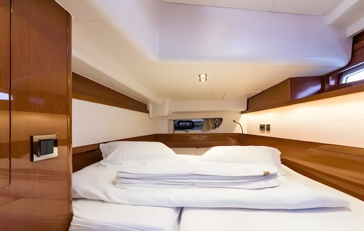 Sailboat Beneteau Oceanis 60 (2015) for Charter - Šibenik | #16295 - 10