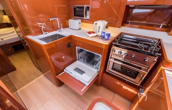 Sailboat Beneteau Oceanis 60 (2015) for Charter - Šibenik | #16295 - 8