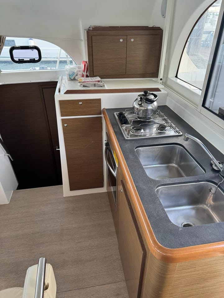  Catamaran Lagoon  380 (2019) voor Charter - Martinique | #16329 - 13