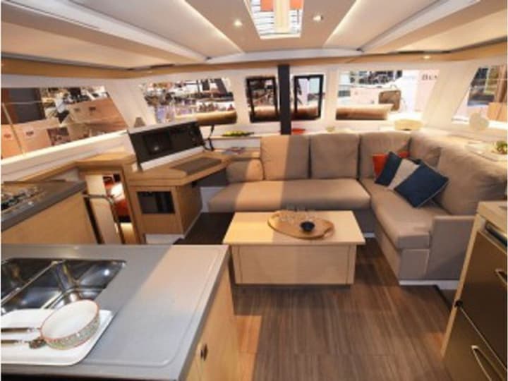  Catamarán Fountaine Pajot Lucia 40 (2020) para Charter - Gouvia | #16512 - 2