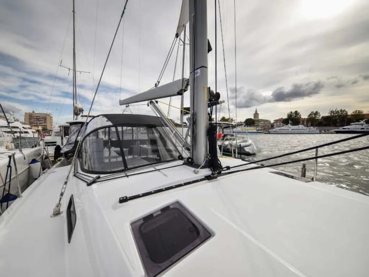 Sailboat Jeanneau Sun Loft 47 (2020) for Charter - Bormes-les-Mimosas | #16513 - 6
