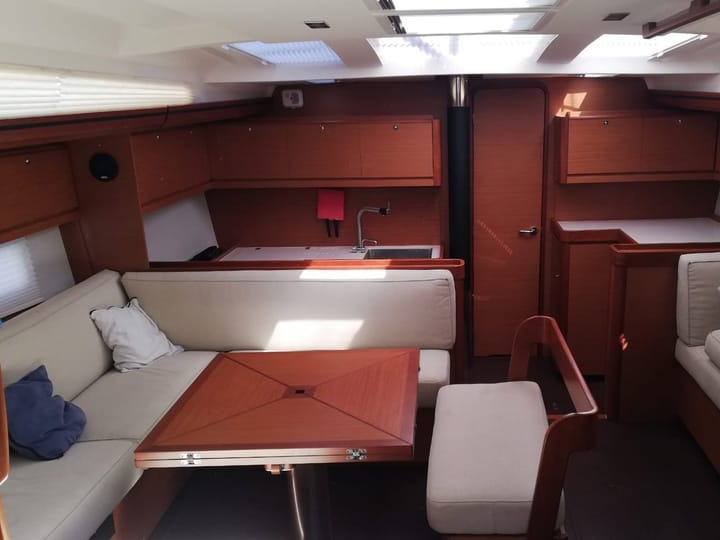 Voilier Dufour  520 Grand Large (2018) pour Charter - Kalkara | #16573 - 2