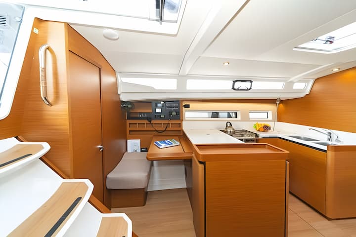  Barca a vela Jeanneau Sun Odyssey 440 (2023) per Noleggio, overcloccabile Atene | #16777 - 14