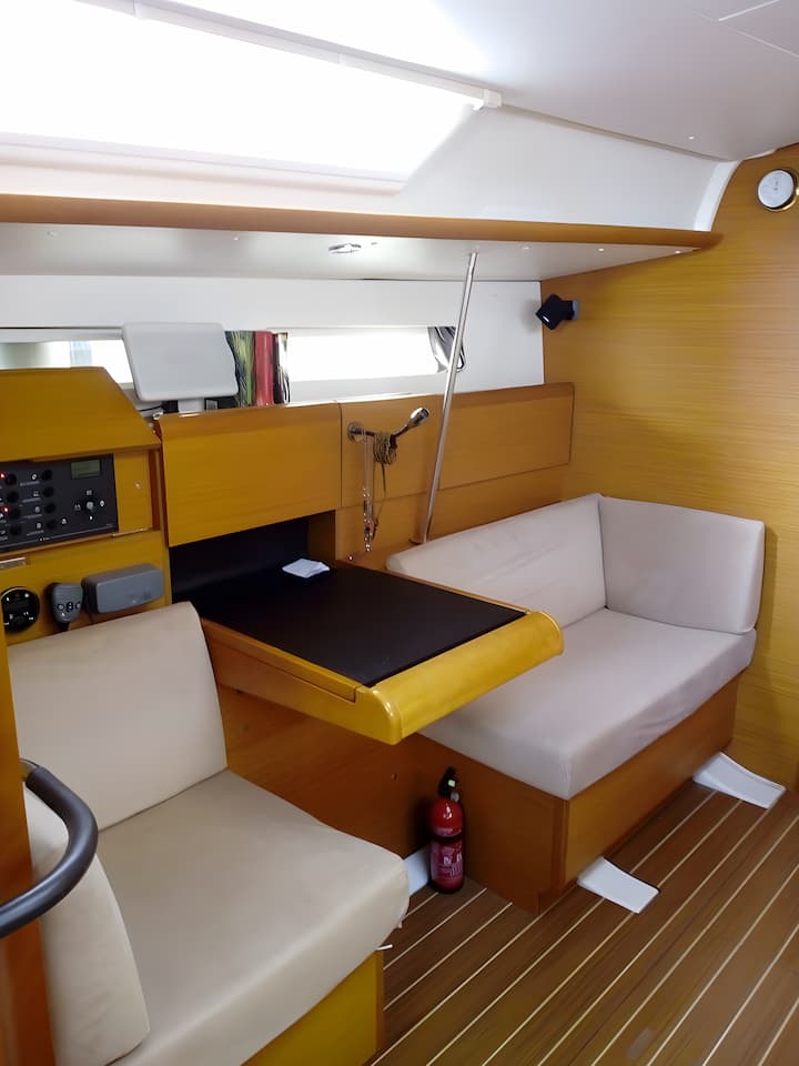 Sailboat Jeanneau Sun Odyssey 439 (2013) for Charter - Salerno | #16818 - 13
