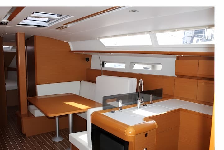 Sailboat Jeanneau Sun Odyssey 439 (2013) for Charter - Salerno | #16818 - 14