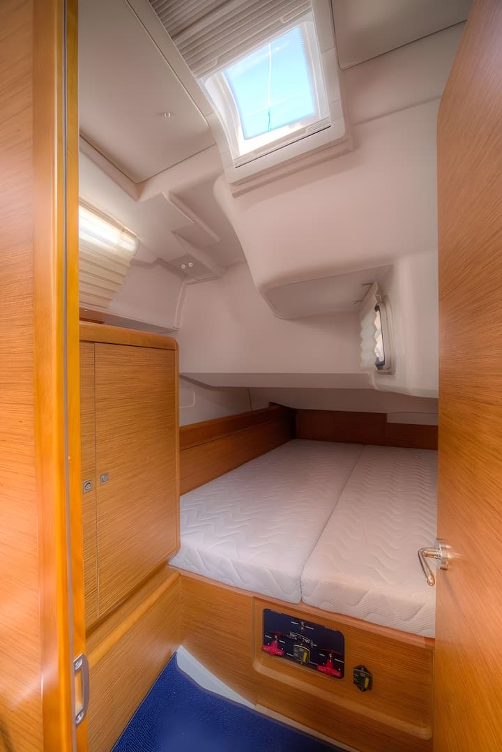 Sailboat Jeanneau Sun Odyssey 439 (2013) for Charter - Salerno | #16818 - 17