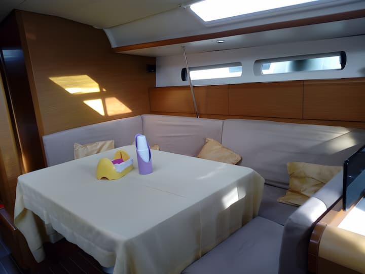 Sailboat Jeanneau Sun Odyssey 439 (2013) for Charter - Salerno | #16818 - 12