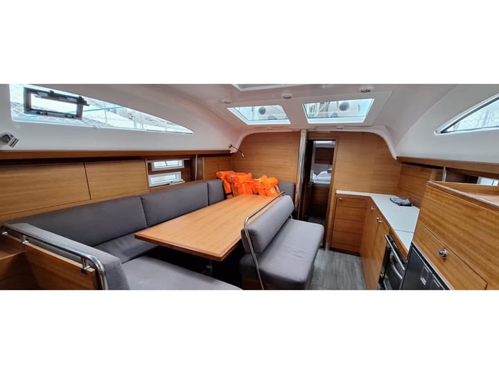  Zeilboot Elan  45 Impression (2023) voor Charter - Trogir | #16834 - 2