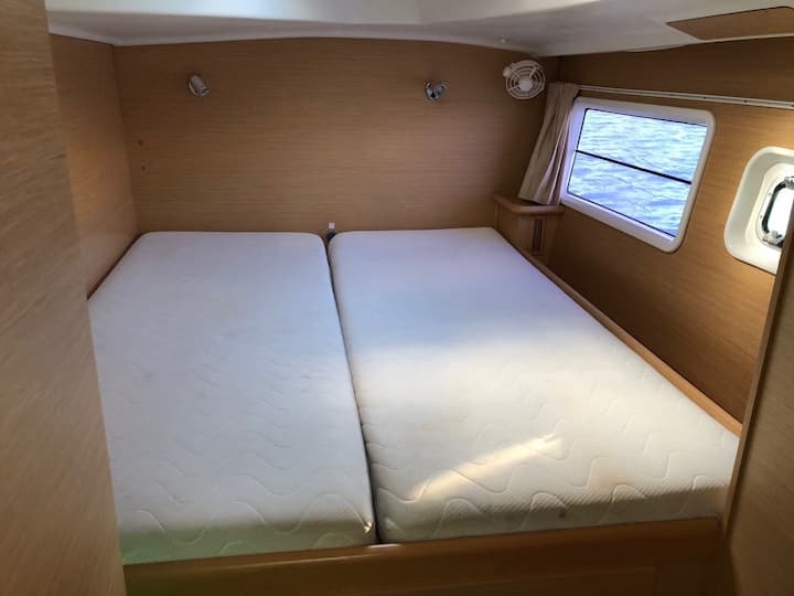 Catamaran Lagoon  380 S2 (2008) for Charter - San Miguel de Abona | #16876 - 11