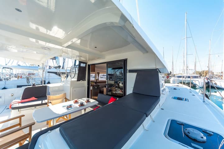  Catamaran Lagoon  42 (2021) voor Charter - Athene | #16879 - 12