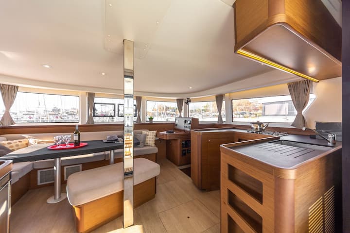  Catamaran Lagoon  42 (2021) voor Charter - Athene | #16879 - 15