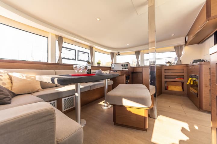  Catamaran Lagoon  42 (2021) voor Charter - Athene | #16879 - 14