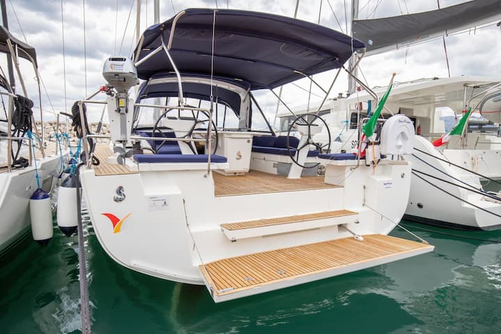 Sailboat Beneteau Oceanis 51.1 (2020) for Charter - Salerno | #17081 - 15
