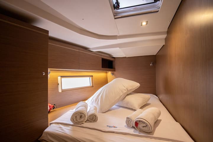 Sailboat Beneteau Oceanis 51.1 (2020) for Charter - Salerno | #17081 - 4