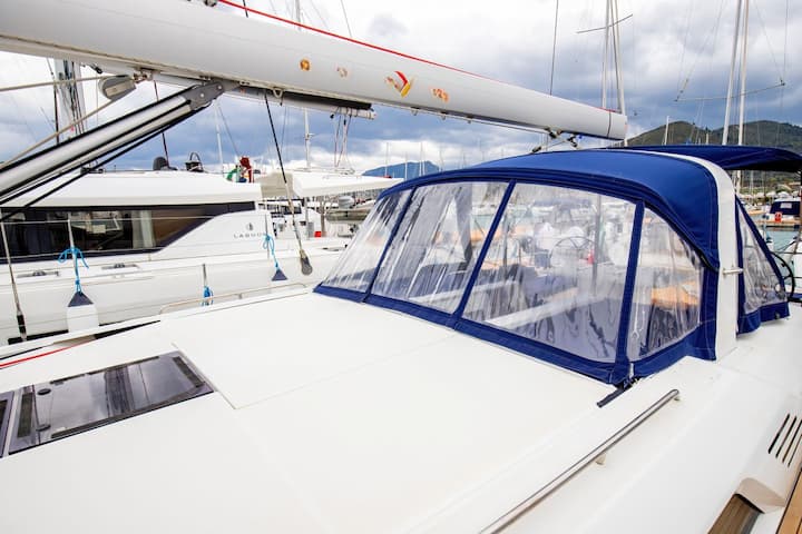 Sailboat Beneteau Oceanis 51.1 (2020) for Charter - Salerno | #17081 - 36