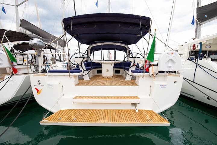 Sailboat Beneteau Oceanis 51.1 (2020) for Charter - Salerno | #17081 - 28