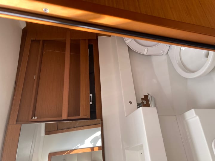  Zeilboot Jeanneau Sun Odyssey 440 (2023) voor Charter - Martinique | #17146 - 9