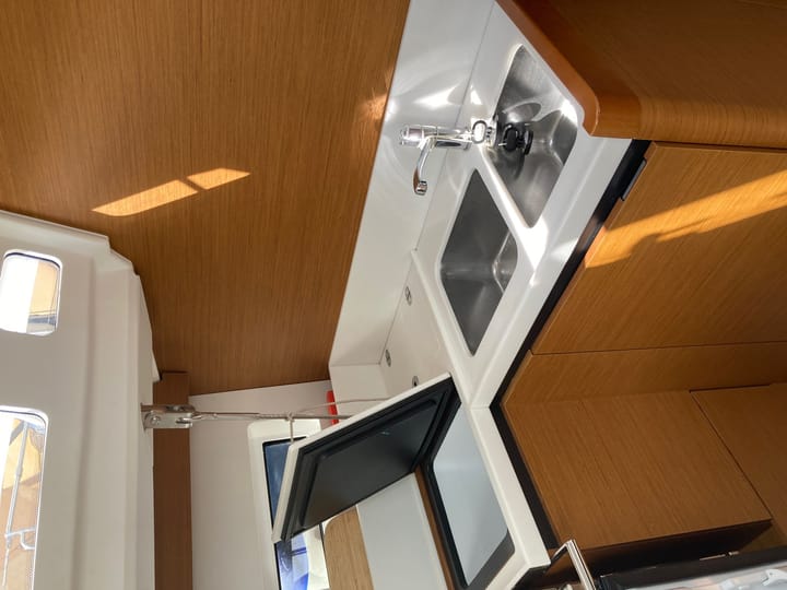  Zeilboot Jeanneau Sun Odyssey 440 (2023) voor Charter - Martinique | #17146 - 6