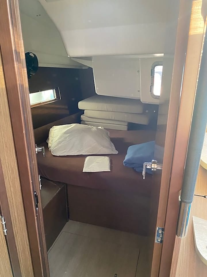 Segelboot Beneteau Oceanis 40.1 (2021) für Charter - Bormes-les-Mimosas | #17163 - 11